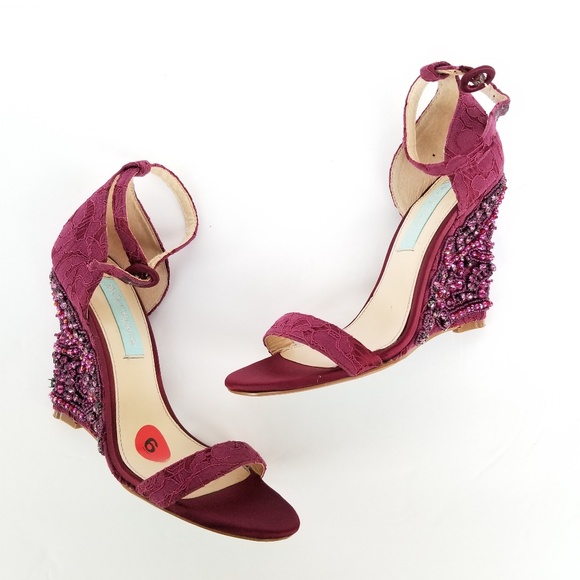 betsey johnson alisa wedge